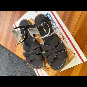 Hoy Salt-Water Sandals